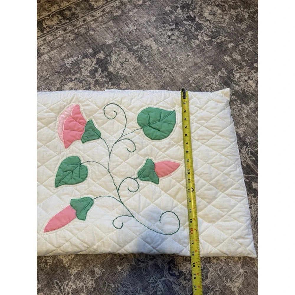 VTG‎ Pair of Hand Appliqued/Embroidered Floral Standard Pillow Shams